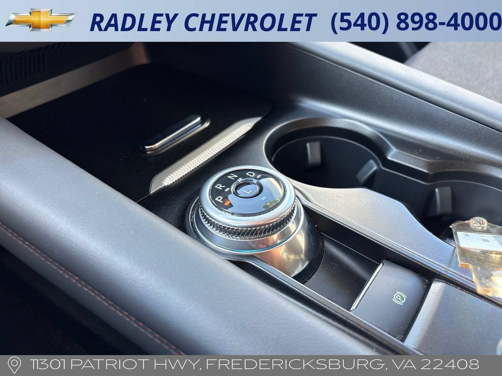 Used 2025 Ford Explorer Active AWD/4WD image 11