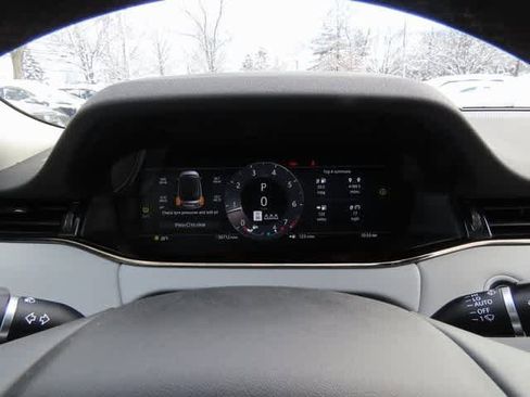 Used 2024 Land Rover Range Rover Evoque S image 29