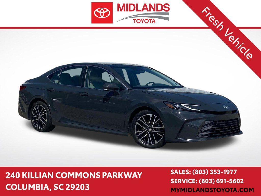 Used 2025 Toyota Camry XLE FWD image 1