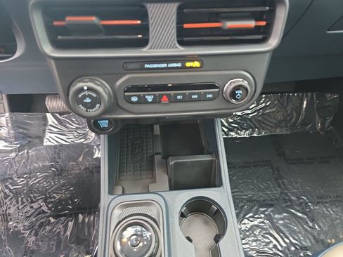 Used 2025 Ford Maverick Lariat w/ 4K Tow Package image 30