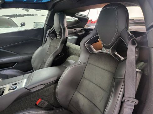 Used 2018 Chevrolet Corvette Stingray Coupe w/ Carbon Flash Badge Package image 13