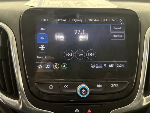 Used 2023 Chevrolet Equinox Premier image 18