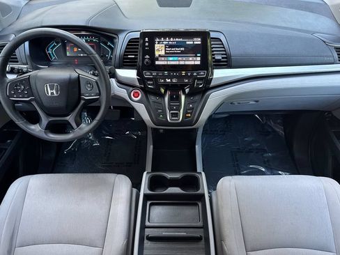 Used 2018 Honda Odyssey EX image 12