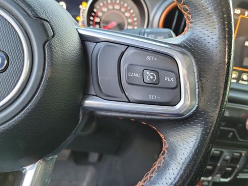 Used 2022 Jeep Gladiator Mojave AWD/4WD image 24