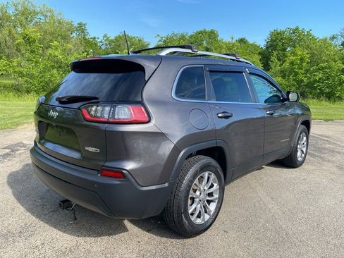 Used 2020 Jeep Cherokee Latitude Plus w/ Cold Weather Group AWD/4WD image 3