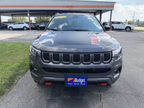 Used 2024 Jeep Compass Trailhawk AWD/4WD image 7