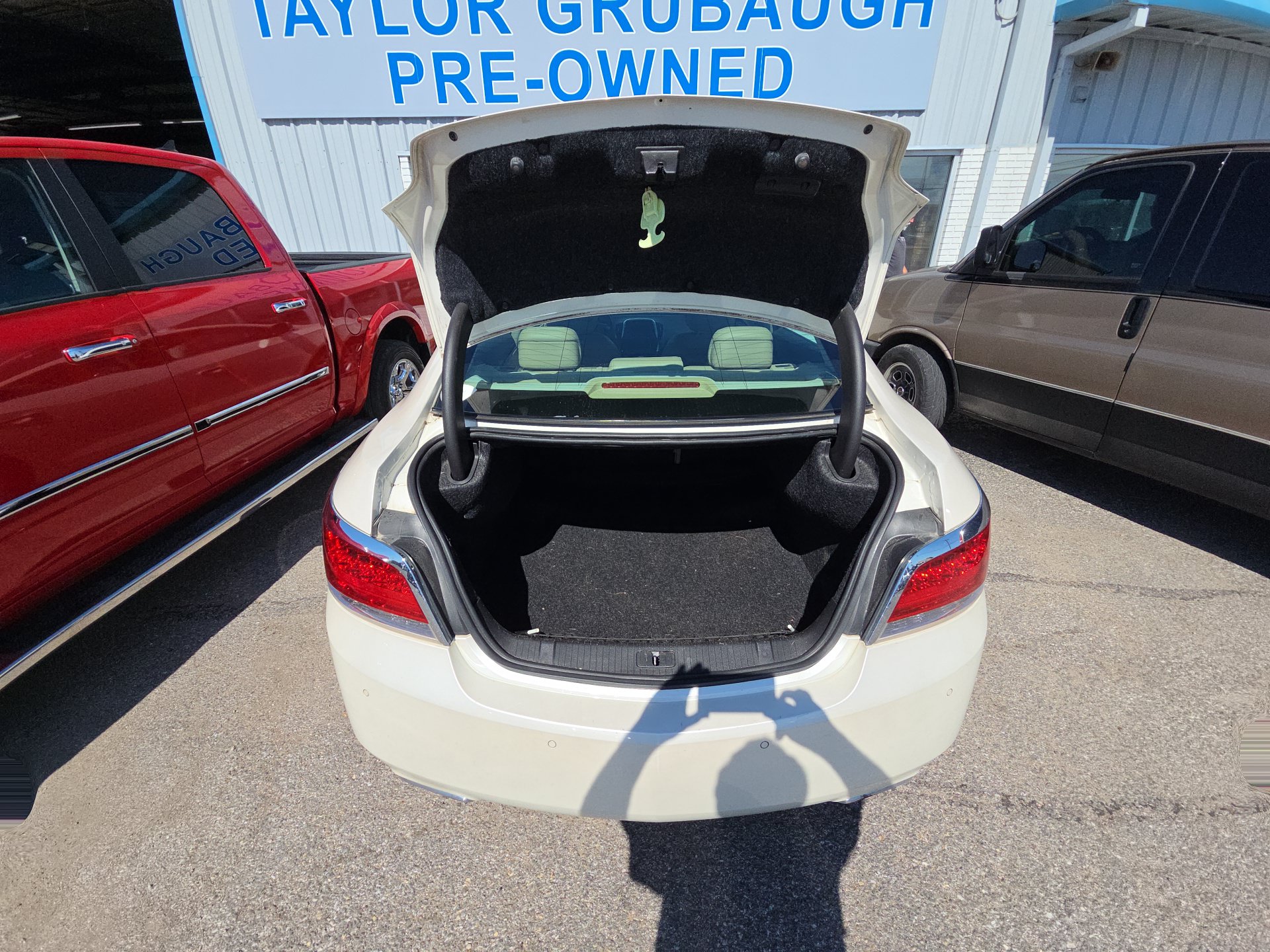 Used 2013 Buick LaCrosse Leather w/ Entertainment Package FWD image 14