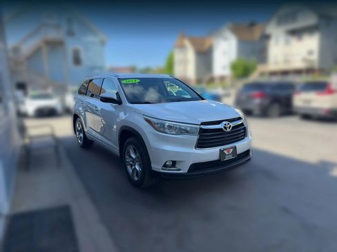 Used 2014 Toyota Highlander Limited AWD/4WD image 2