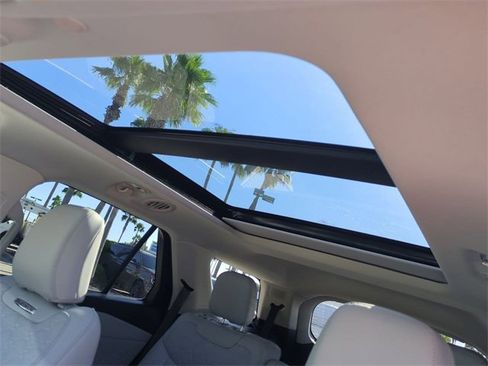 Certified 2025 Ford Explorer Platinum w/ Ultimate Package image 20