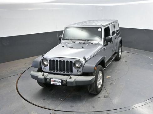 Used 2016 Jeep Wrangler Unlimited Sport w/ Quick Order Package 24S AWD/4WD image 38