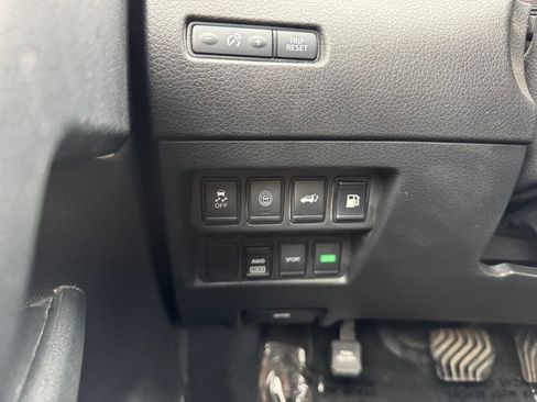 Used 2020 Nissan Rogue SV AWD/4WD image 30