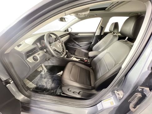 Used 2020 Volkswagen Passat 2.0T SE w/ Sunroof Package image 20