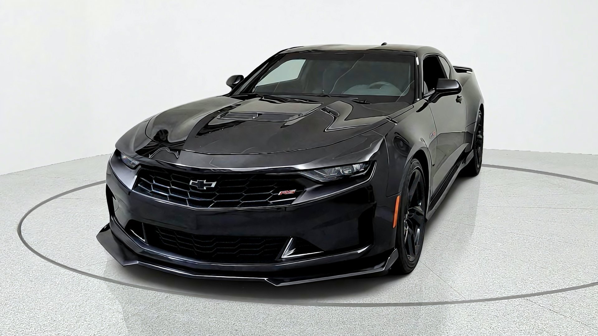 Used 2022 Chevrolet Camaro LT RWD image 8