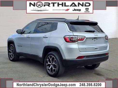 Certified 2025 Jeep Compass Limited image 2