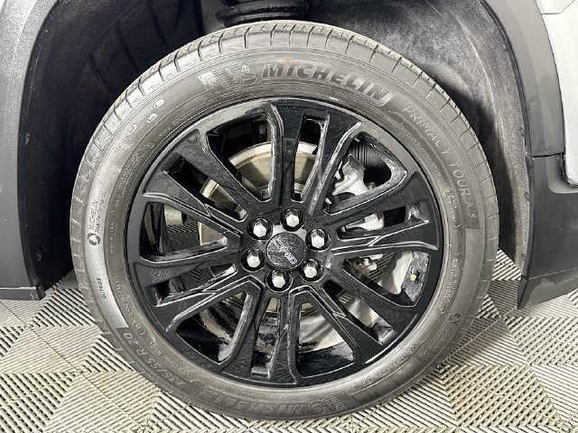 Used 2023 GMC Acadia SLT w/ Elevation Edition FWD image 29