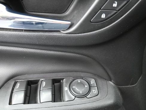 Used 2019 Chevrolet Equinox LT FWD image 24
