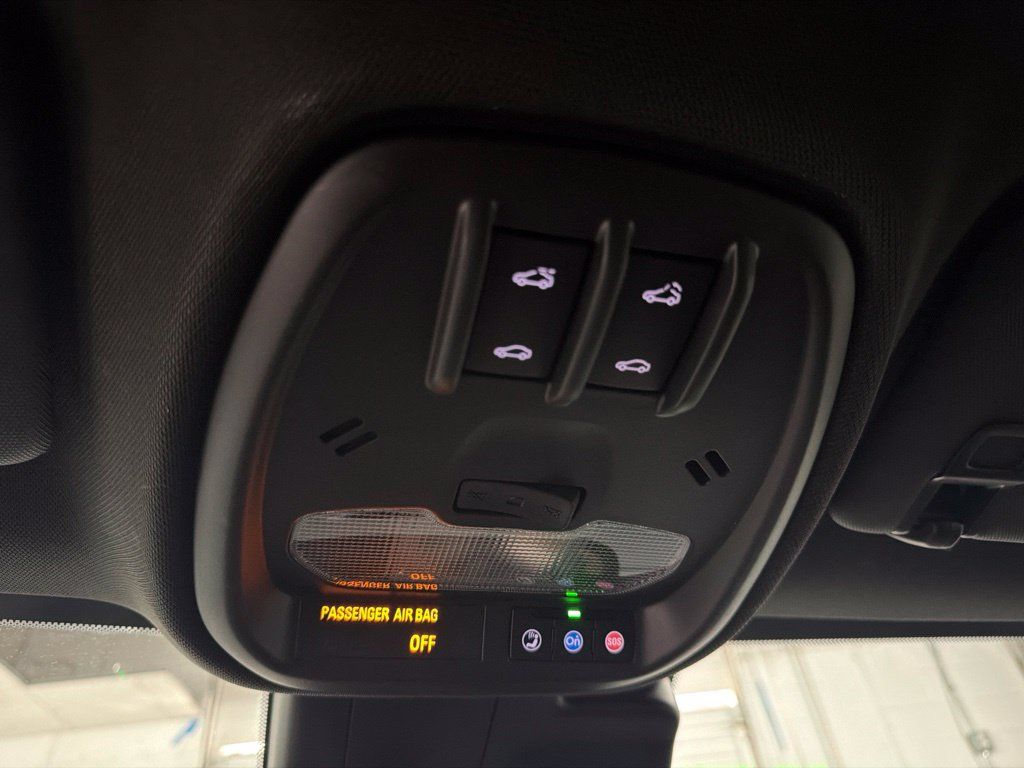 Used 2025 Buick Envista Avenir FWD image 19