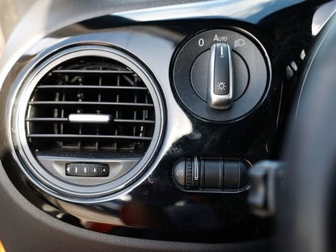 Used 2018 Volkswagen Beetle 2.0T S image 47