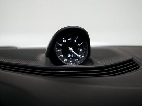 Used 2020 Porsche Taycan Turbo image 24