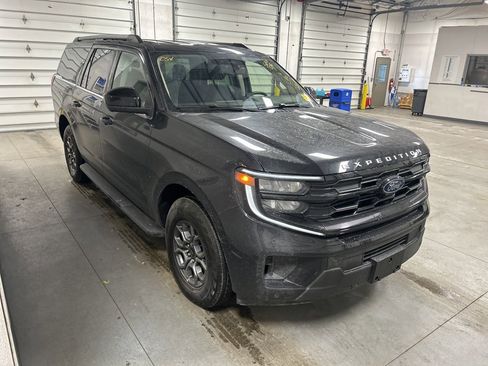 Used 2025 Ford Expedition Max Active image 1