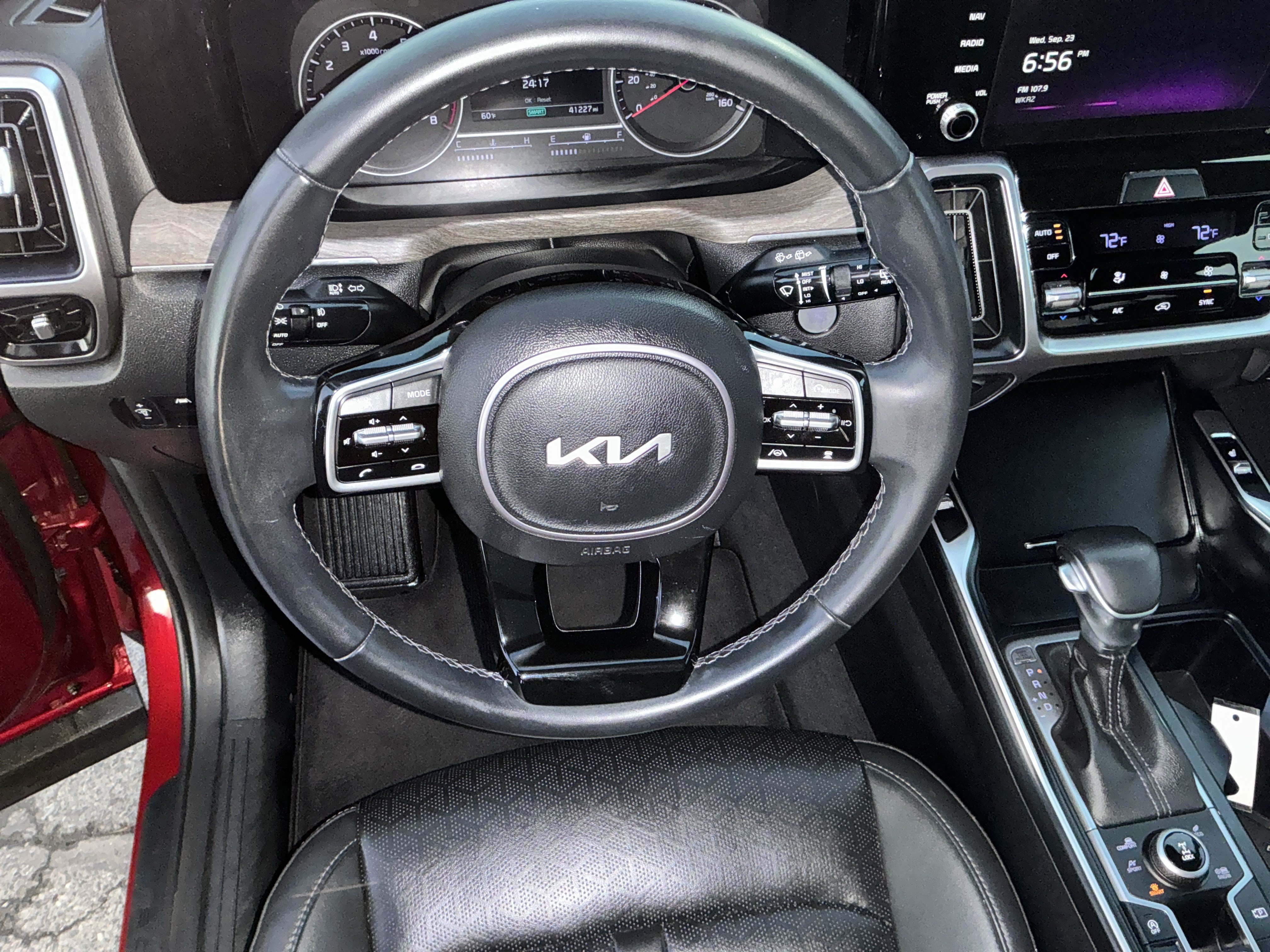 Certified 2023 Kia Sorento X-Line EX AWD/4WD image 16