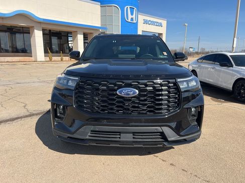 Used 2025 Ford Explorer ST-Line image 8