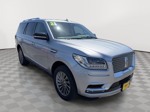 Used 2021 Lincoln Navigator 4WD image 5