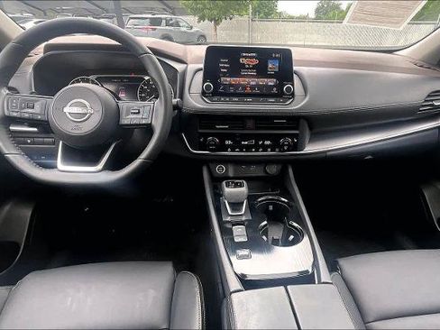 Used 2023 Nissan Rogue SV w/ SV Premium B Package FWD image 16