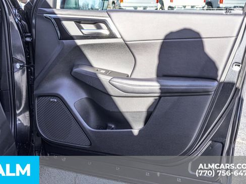 Used 2025 Mitsubishi Outlander SE image 50