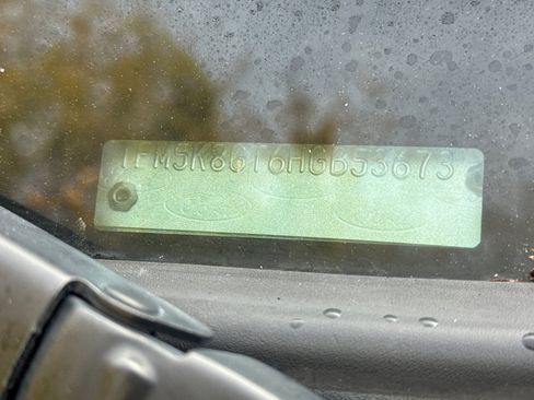 Used 2017 Ford Explorer Sport image 3