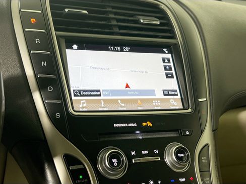 Used 2018 Lincoln MKX Reserve w/ Lincoln MKX Climate Package image 13