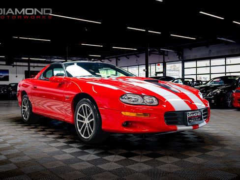 Used 2002 Chevrolet Camaro Z28 w/ SS Performance/Appearance Pkg RWD image 15