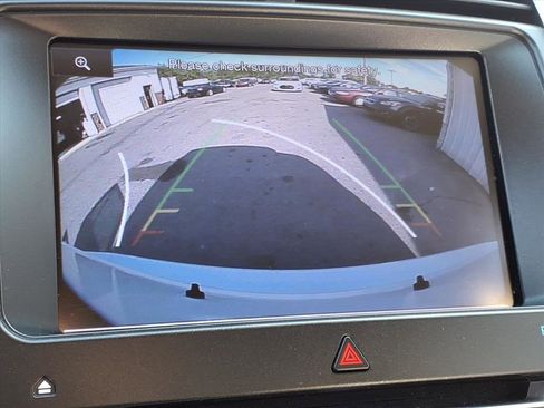 Used 2013 Ford Edge Limited w/ Driver Entry Pkg image 9