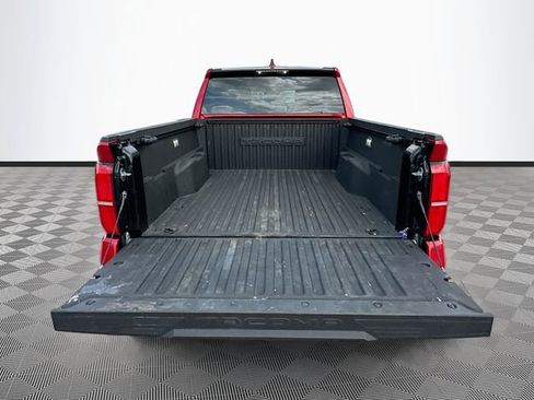 Used 2025 Toyota Tacoma SR5 AWD/4WD image 23