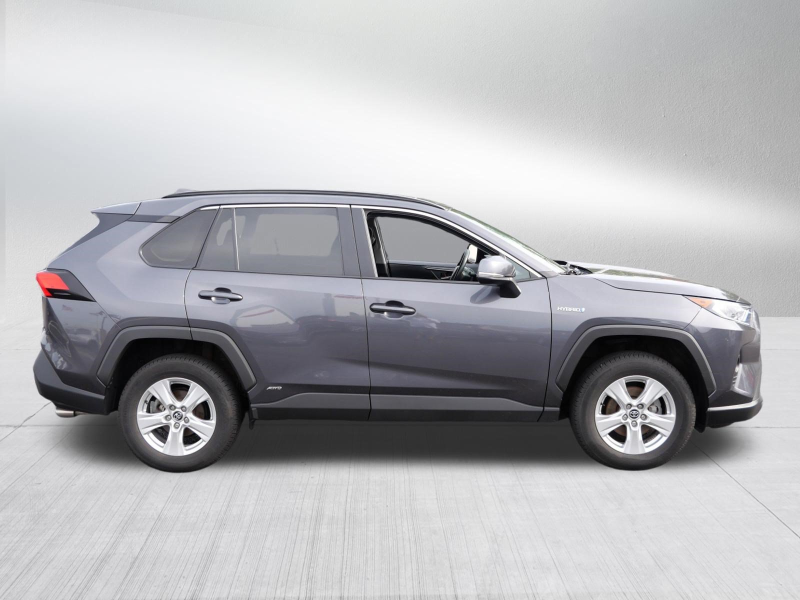 Used 2020 Toyota RAV4 XLE w/ Convenience Package AWD/4WD image 8