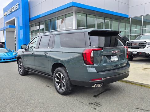 New 2026 GMC Yukon XL AT4 Ultimate image 3