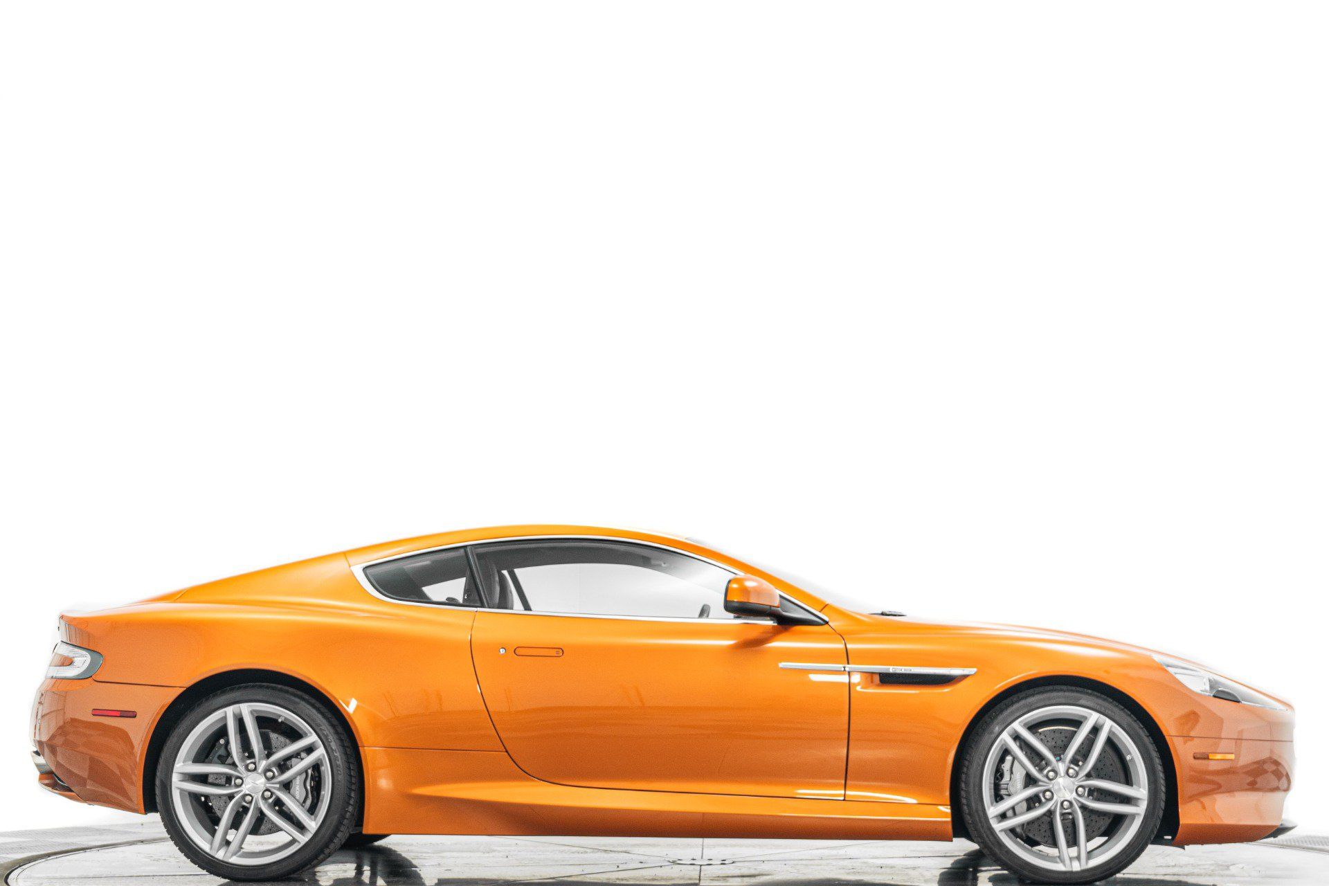 Used 2012 Aston Martin Virage Coupe RWD image 2