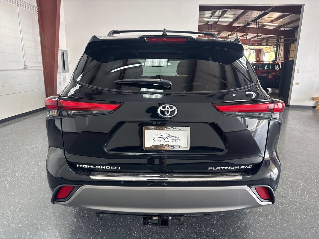 Used 2021 Toyota Highlander Platinum AWD/4WD image 5