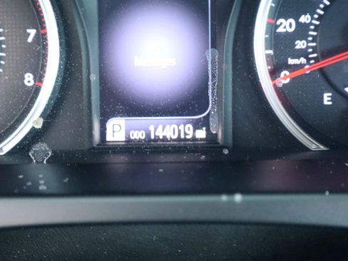 Used 2016 Toyota Camry SE FWD image 18