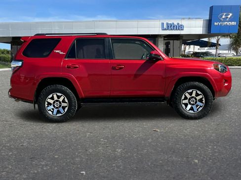 Used 2020 Toyota 4Runner TRD Off-Road AWD/4WD image 9