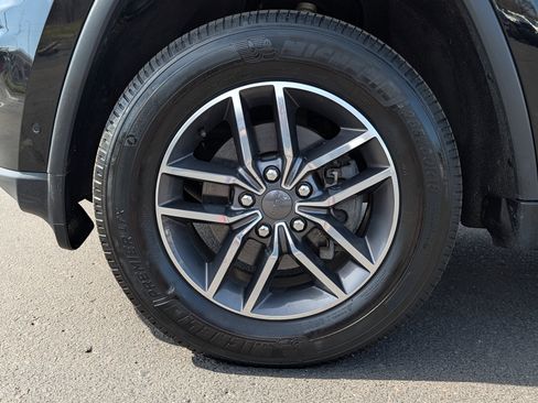 Used 2019 Jeep Grand Cherokee Limited w/ Luxury Group II image 15