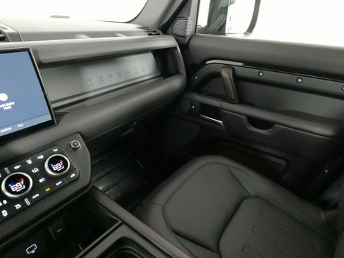 Used 2023 Land Rover Defender 110 X AWD/4WD image 52