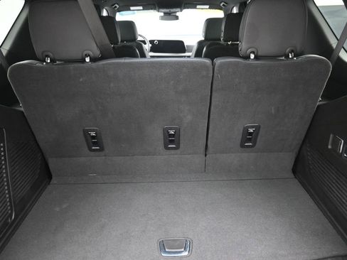 Used 2025 Chevrolet Tahoe Premier image 9