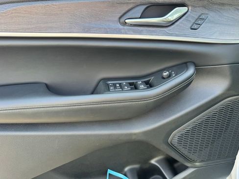 Used 2024 Jeep Grand Cherokee L Limited w/ Luxury Tech Group II image 13