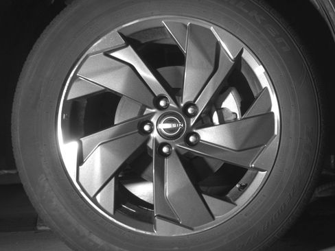 Used 2025 Nissan Rogue SV image 13