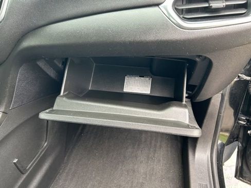 Used 2018 Chevrolet Equinox LT image 40