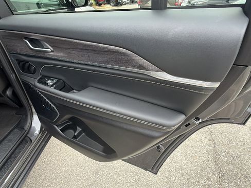 Used 2021 Jeep Grand Cherokee L Overland image 21