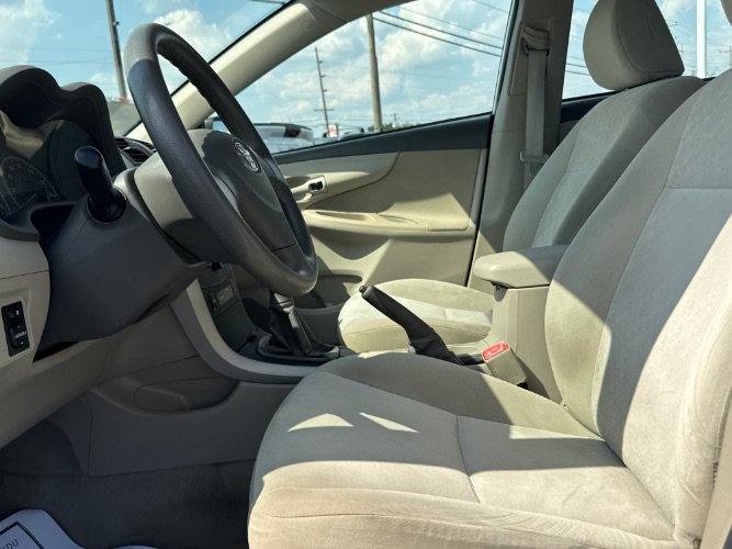 Used 2009 Toyota Corolla FWD image 19