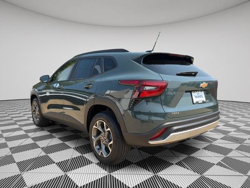 New 2026 Chevrolet Trax LT w/ LT Convenience Package FWD image 3