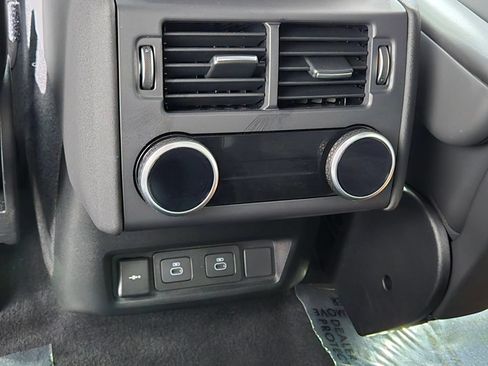 Used 2026 Land Rover Discovery Limited Edition AWD/4WD image 15